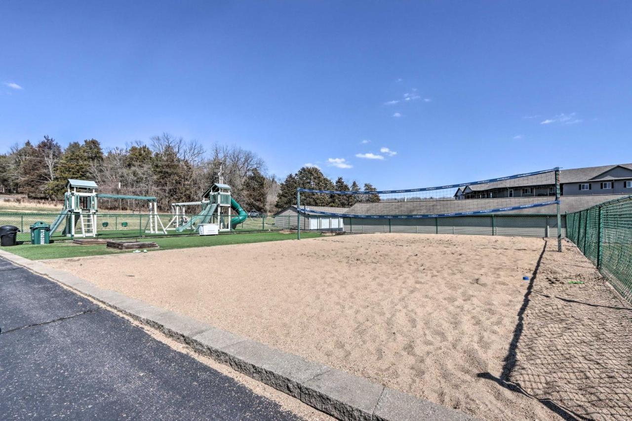 Step-Free Camdenton Condo With Boat Ramp, Dock, Slip Exterior foto